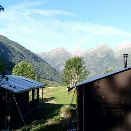 Wallis Collection Lodge *